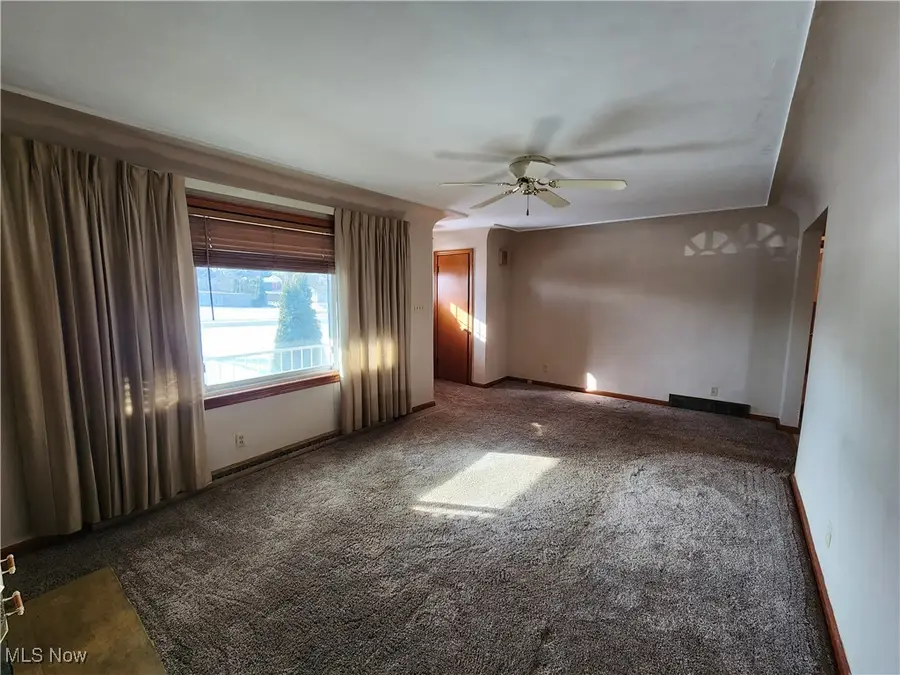 587 Edison Street, Struthers, OH 44471 - #3