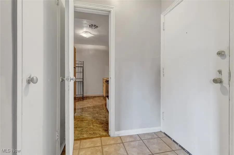 15825 Van Aken Boulevard #105W, Shaker Heights, OH 44120 - Image #3