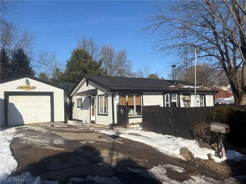 2039 Vesper Sw Road, Carrollton, OH 44615 - #1