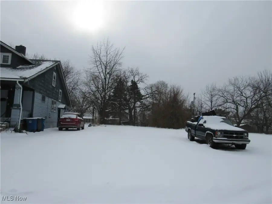 12212 Craven Avenue, Cleveland, OH 44105 - Image #3