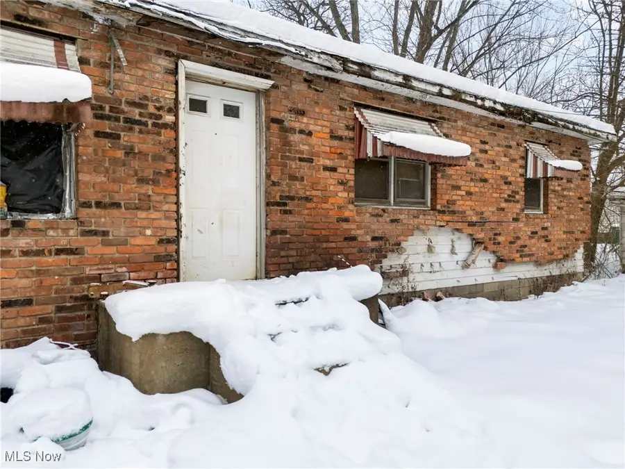 7202 Woodland Avenue, Chagrin Falls, OH 44023 - #2