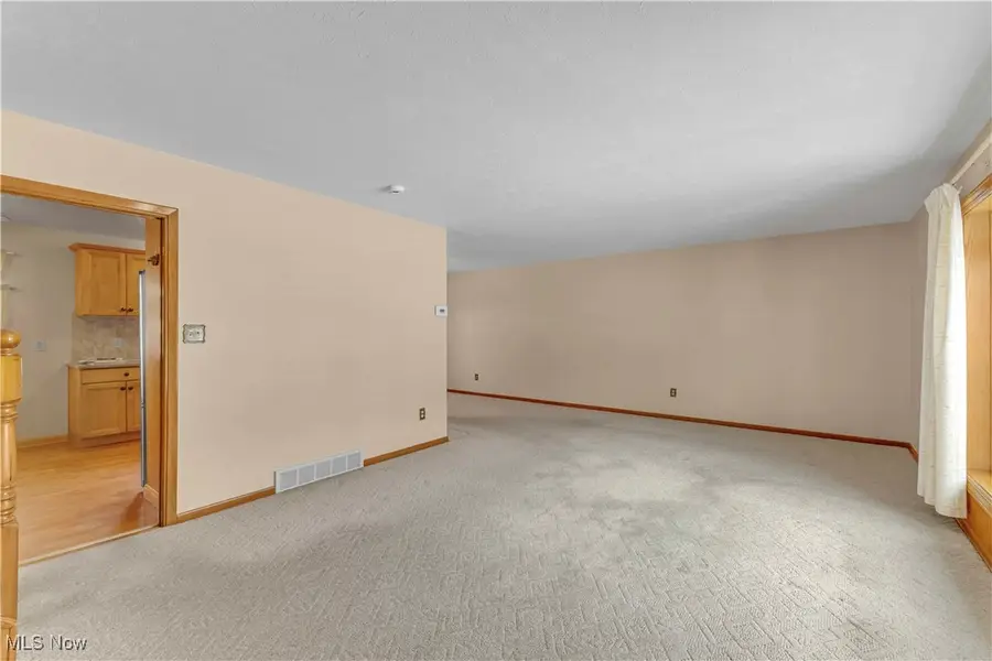 27984 Wisteria Drive, North Olmsted, OH 44070 - Image #3