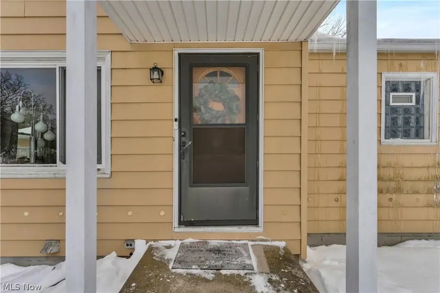 46 Ohlin Drive, New Middletown, OH 44442 - #2