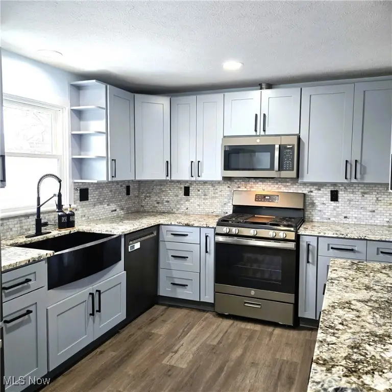 1207 W 38th Street, Lorain, OH 44053 - #2