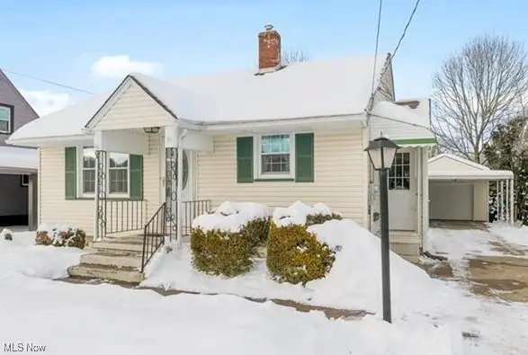 18 E Oakland Boulevard, Struthers, OH 44471