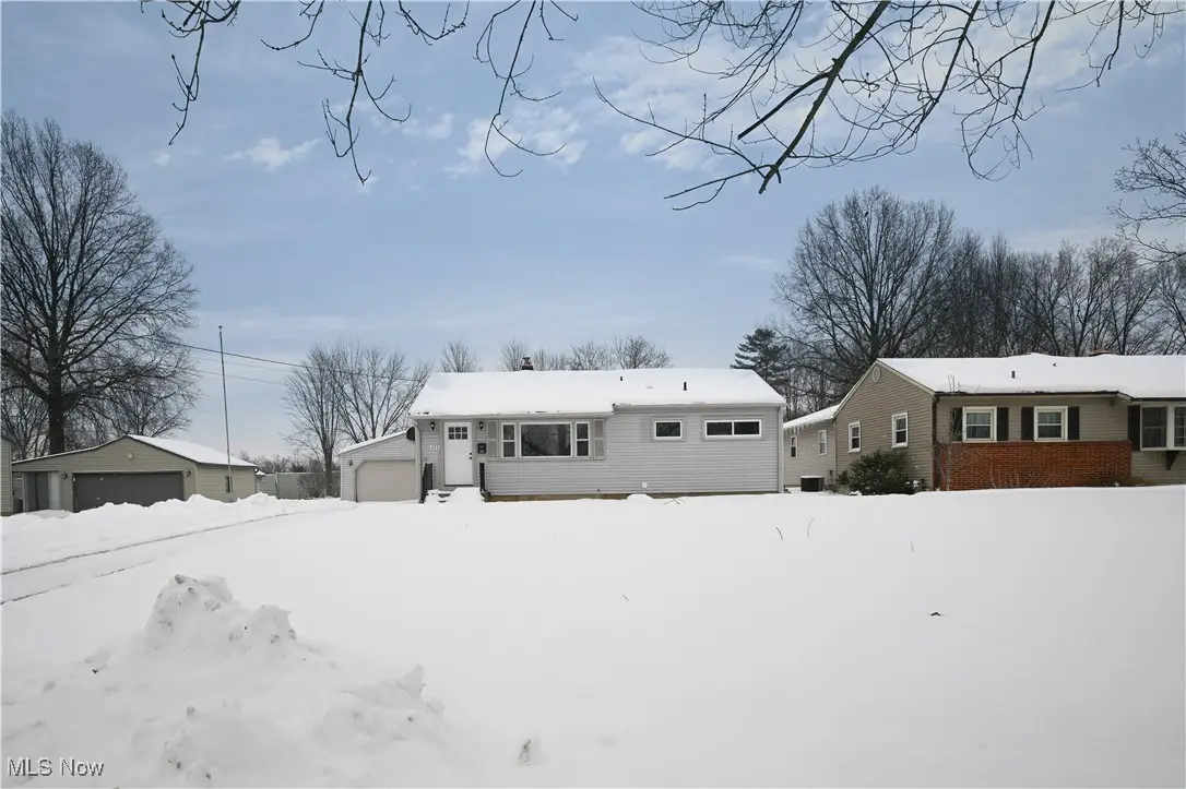 325 S Inglewood Avenue, Austintown, OH 44515 - Image #1