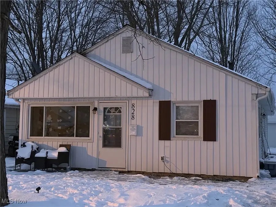 828 S Logan Street, Elyria, OH 44035 - Image #2