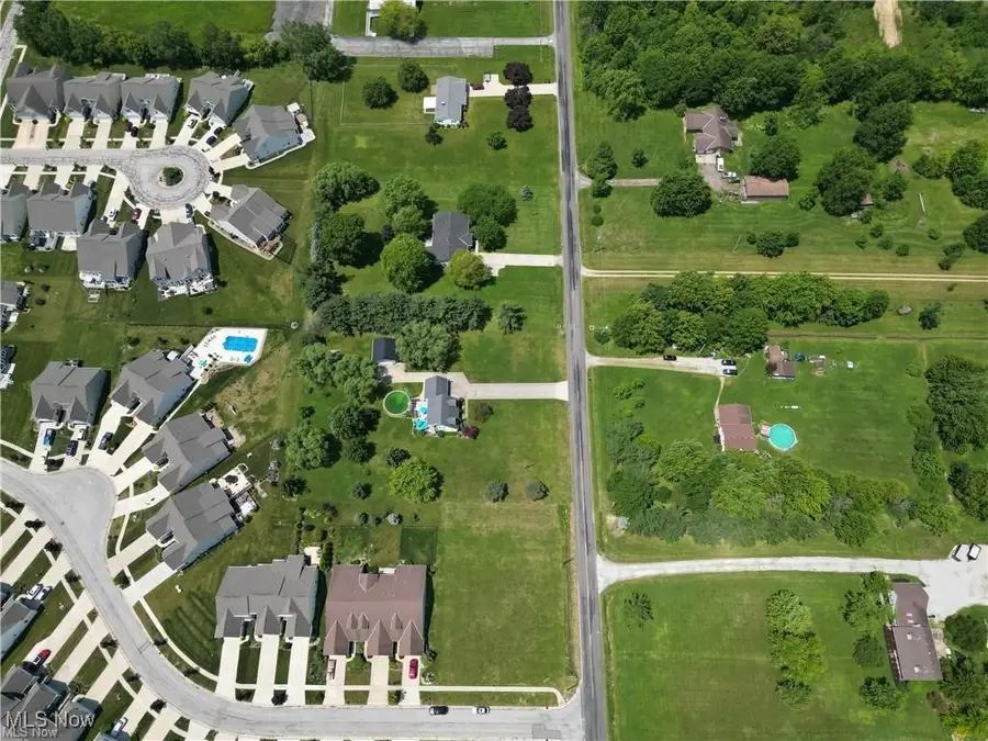 829-831 Robinson Drive, Lagrange, OH 44050 - Image #2