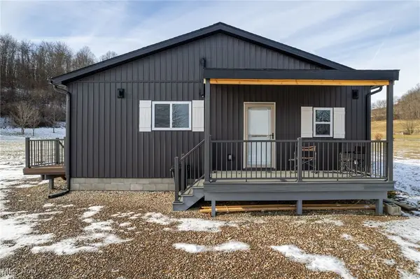 8580 Wolford Se Road, Uhrichsville, OH 44683