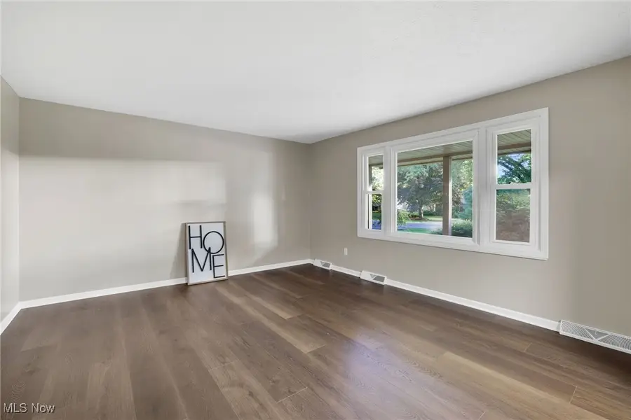 3863 Heckman Nw Street, Uniontown, OH 44685 - Image #2