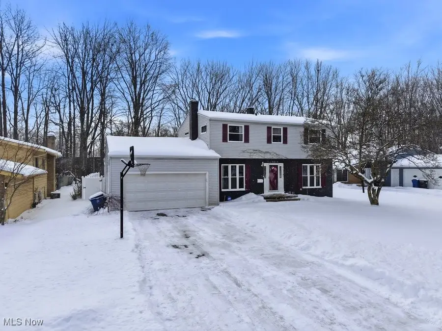 29819 Sutton Drive, North Olmsted, OH 44070 - Image #2