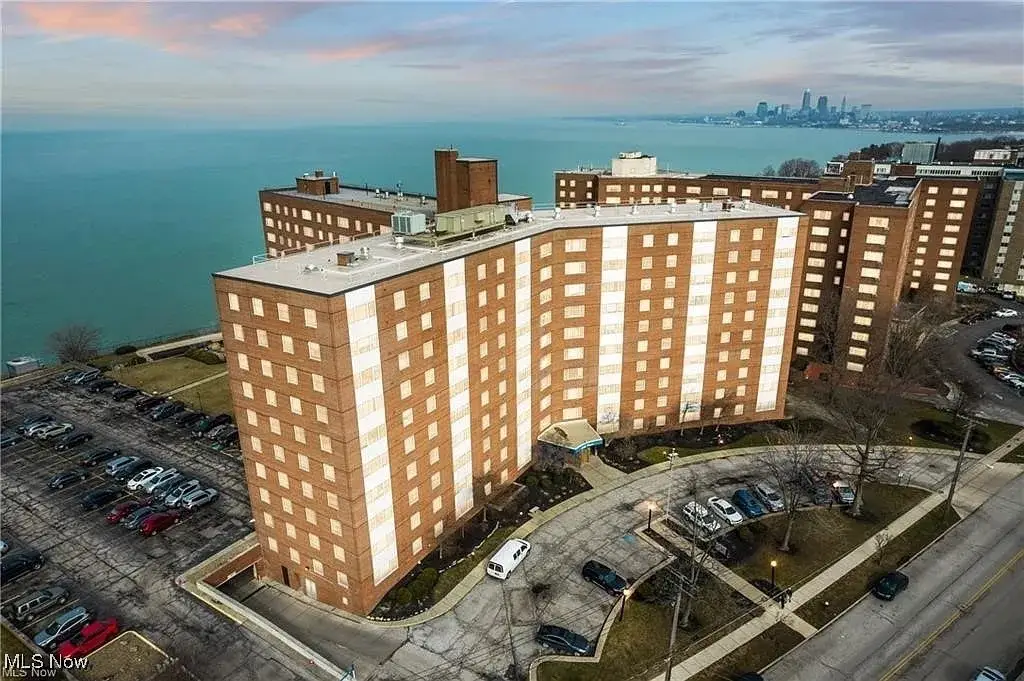 11850 Edgewater Drive #624, Lakewood, OH 44107 - Image #1