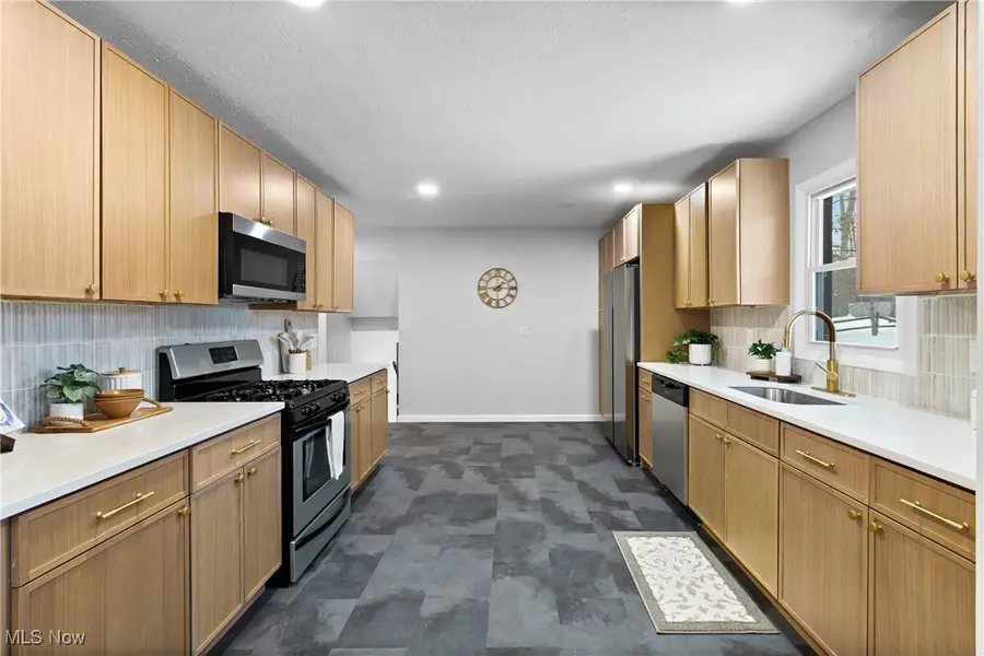 6701 Westview Drive, Brecksville, OH 44141 - Image #3