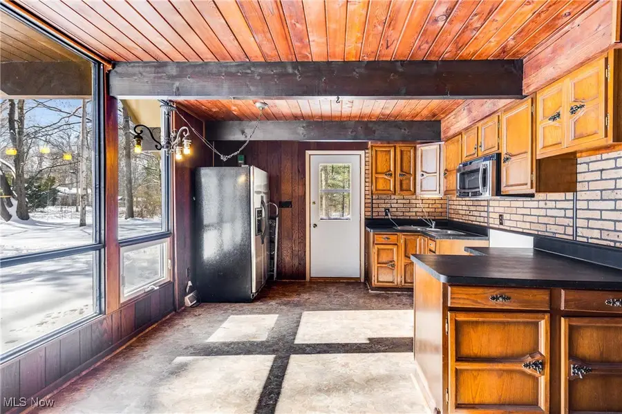 4544 Lakeview Road, West Farmington, OH 44491 - #2