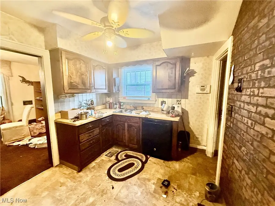 826 Woodford Avenue, Youngstown, OH 44511 - Image #2