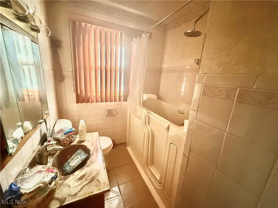 826 Woodford Avenue, Youngstown, OH 44511 - Image #3