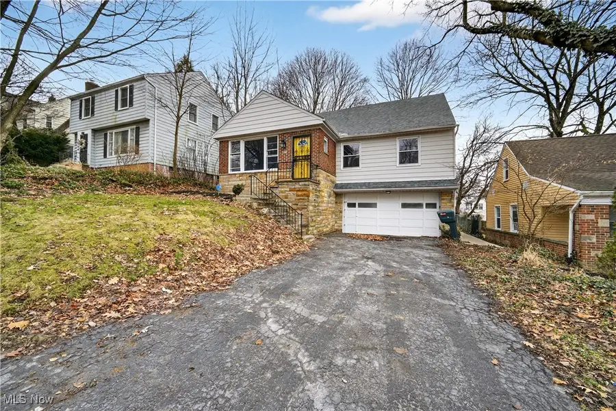 1090 Hillstone Road, Cleveland Heights, OH 44121 - Image #2