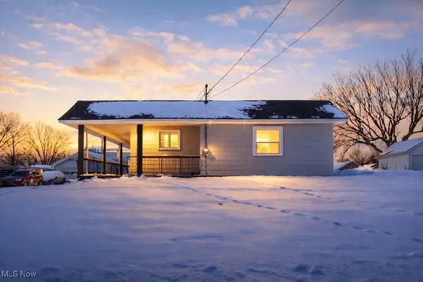 319 26th Se Street, Massillon, OH 44646