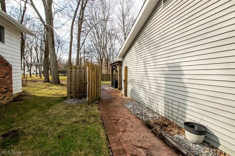 3974 Winton Park Drive, North Olmsted, OH 44070 - #3