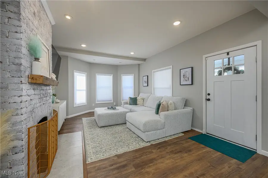 212 E 11th Street, Dover, OH 44622 - #3