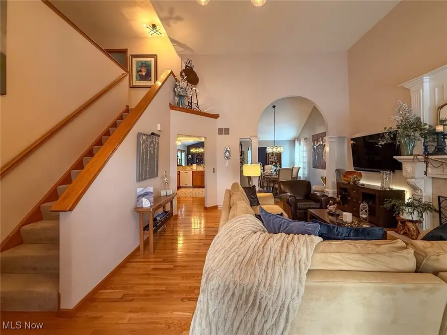 910 Devonwood Drive, Wadsworth, OH 44281 - Image #2