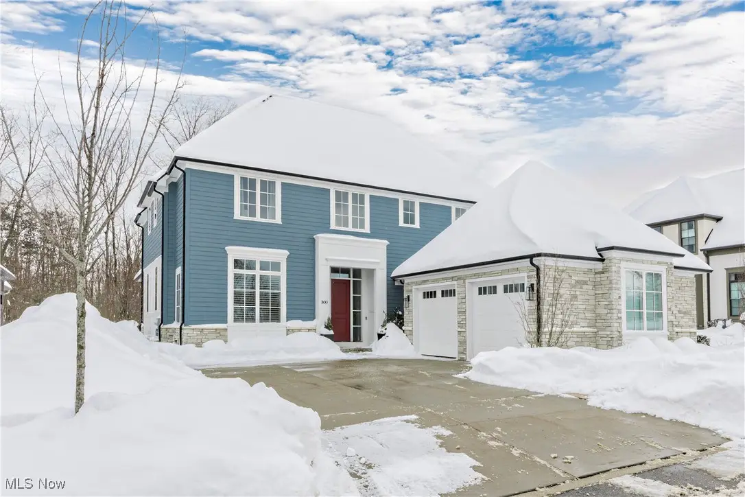 300 Woodridge Lane, Chagrin Falls, OH 44022 - Image #1