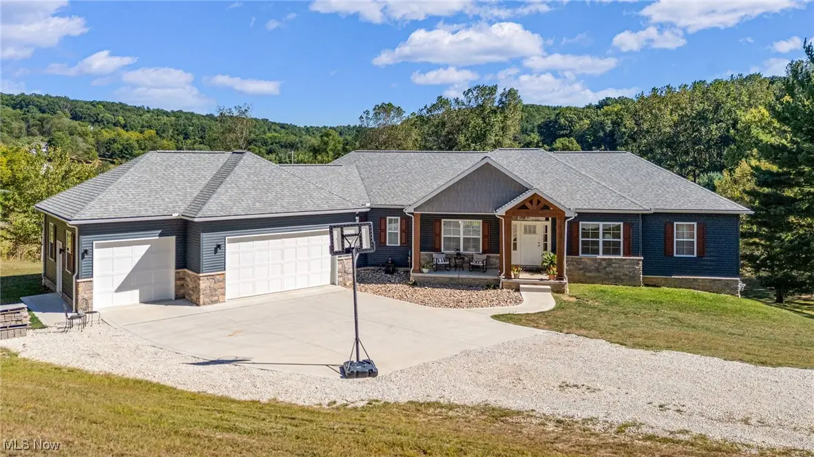 5 Choctaw Trail, Malvern, OH 44644 - Image #1