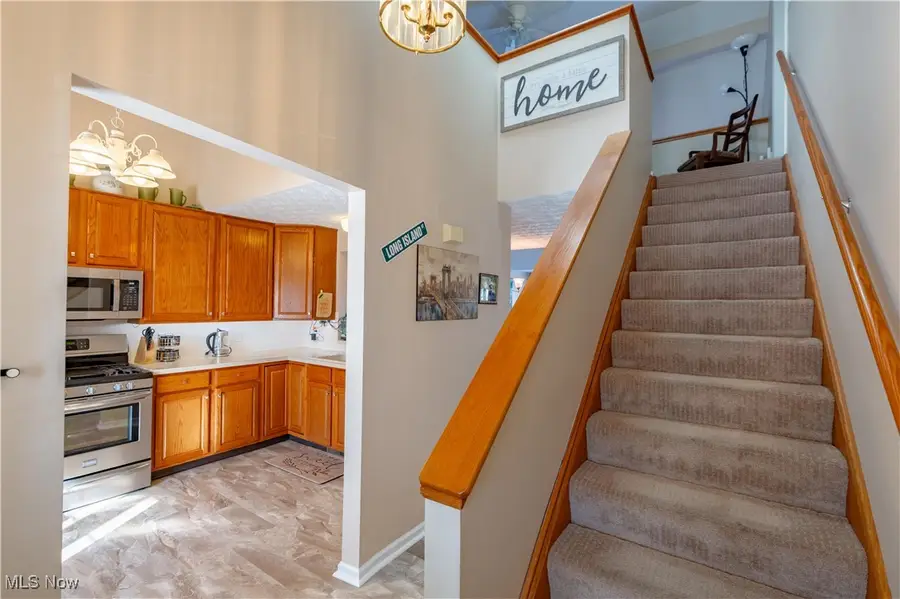 1617 NE Southpointe Ne Circle, Canton, OH 44714 - Image #2