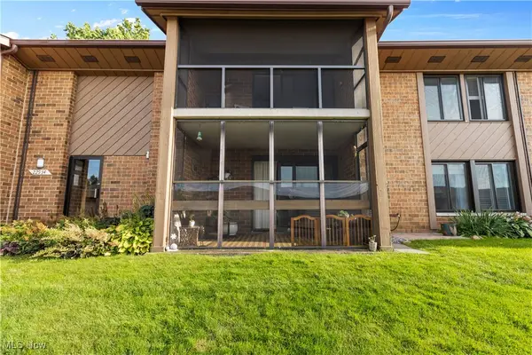 22934 Mastick Road #102, Fairview Park, OH 44126