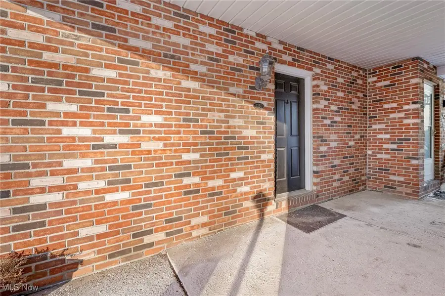 1134 W Maple Street, North Canton, OH 44720 - Image #2