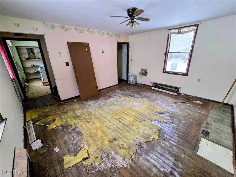 52125 E Center Street, Burton, OH 44021 - #3