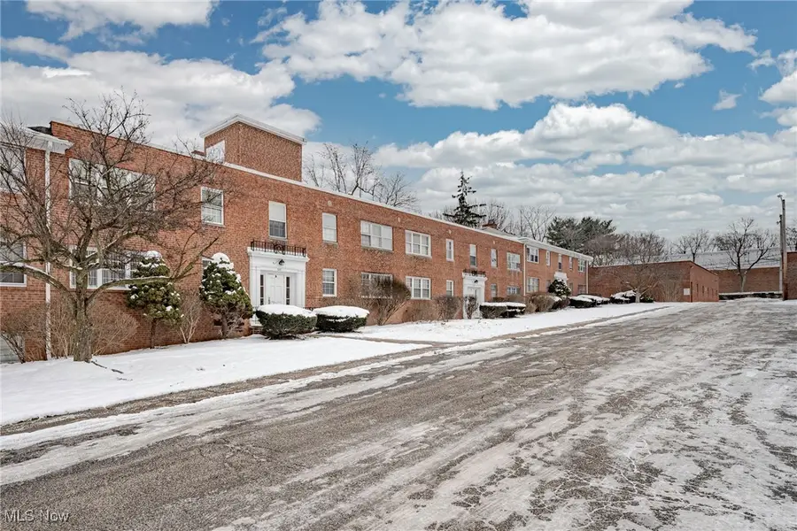 3271 Warrensville Center Road #8B, Shaker Heights, OH 44122 - Image #2