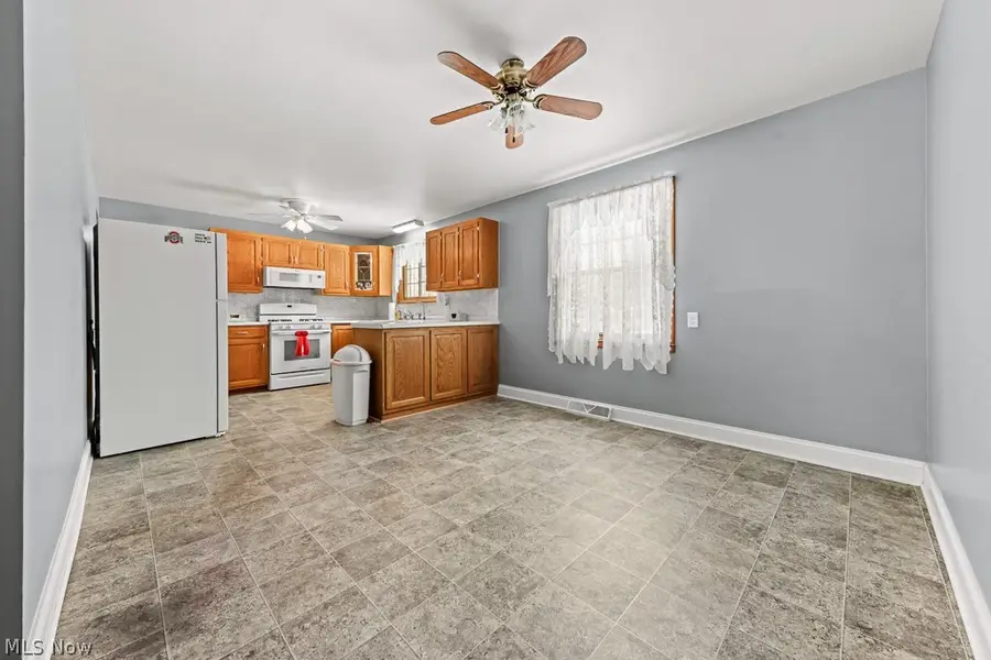 664 Fairview Place, Alliance, OH 44601 - #3