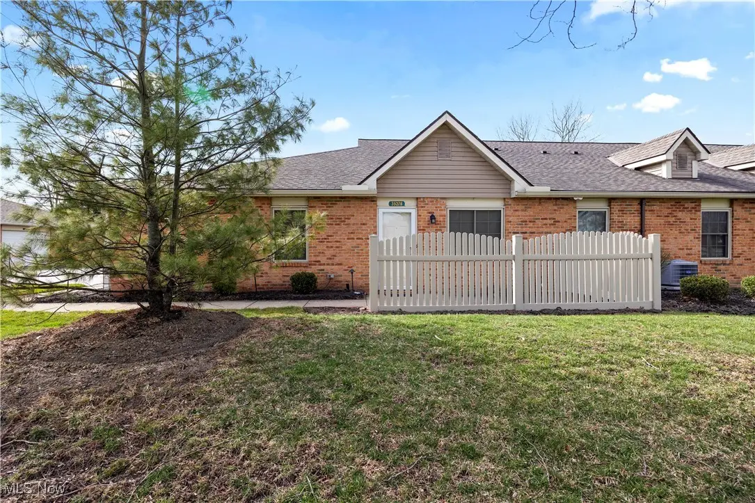 35278 Greenwich Avenue, North Ridgeville, OH 44039 - Image #1