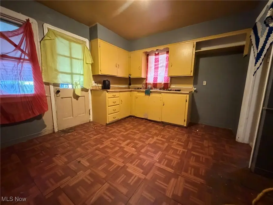 15915 Cloverside Avenue, Cleveland, OH 44128 - Image #2