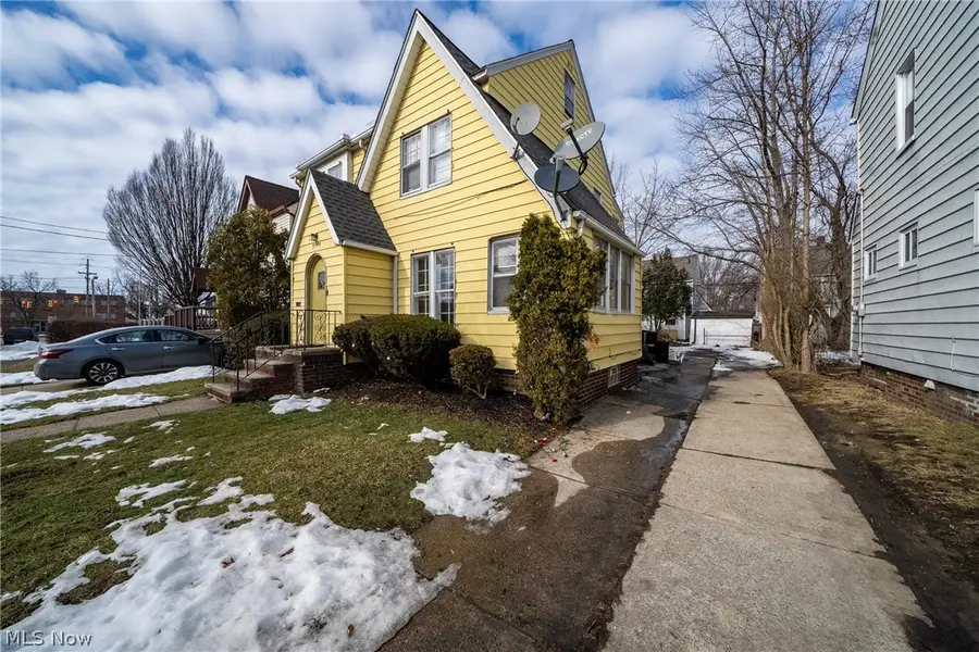 17909 Schenely Avenue, Cleveland, OH 44119 - #2