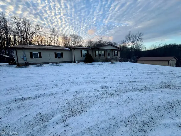 1105 Pacific Ne Road, Carrollton, OH 44615