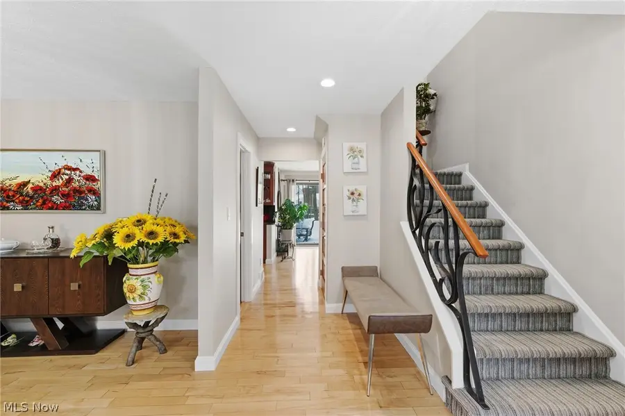 3889 Beechmont Oval, Beachwood, OH 44122 - #3