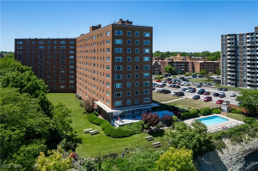 11850 Edgewater Drive #512, Lakewood, OH 44107 - Image #2