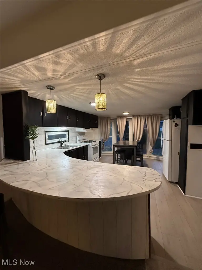 13675 Cleveland Nw Avenue, Uniontown, OH 44685 - Image #3