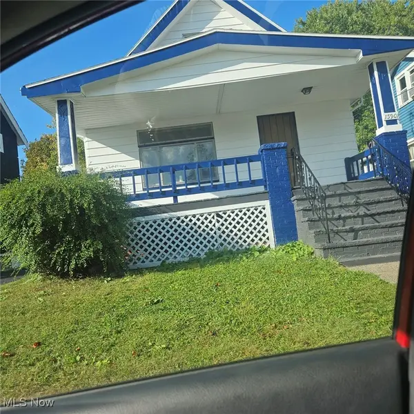 13901 Chapelside Avenue, Cleveland, OH 44120