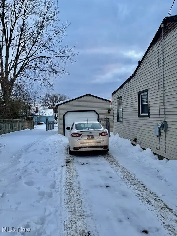 521 Powers Avenue, Girard, OH 44420 - #2