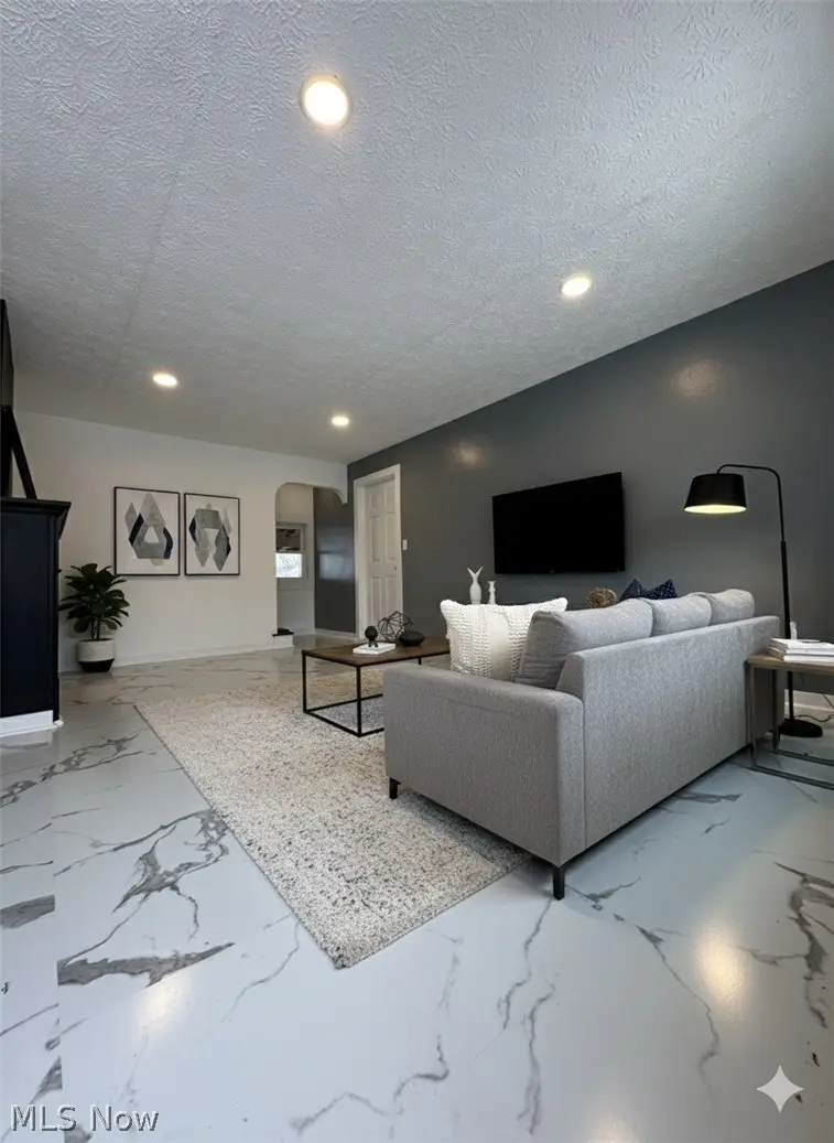 513 Gulf Road, Elyria, OH 44035 - Image #3