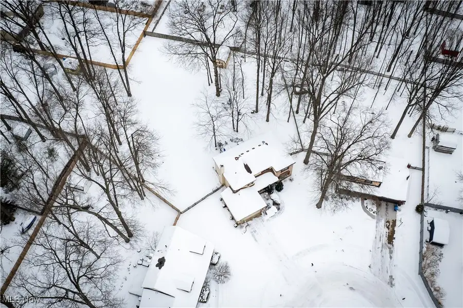 8538 Wedgewood Court, Olmsted Township, OH 44138 - #2