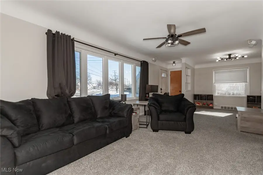 518 E 305th Street, Willowick, OH 44095 - Image #2