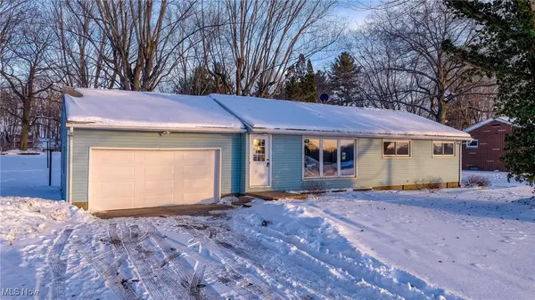 9856 Market N Avenue, Hartville, OH 44632