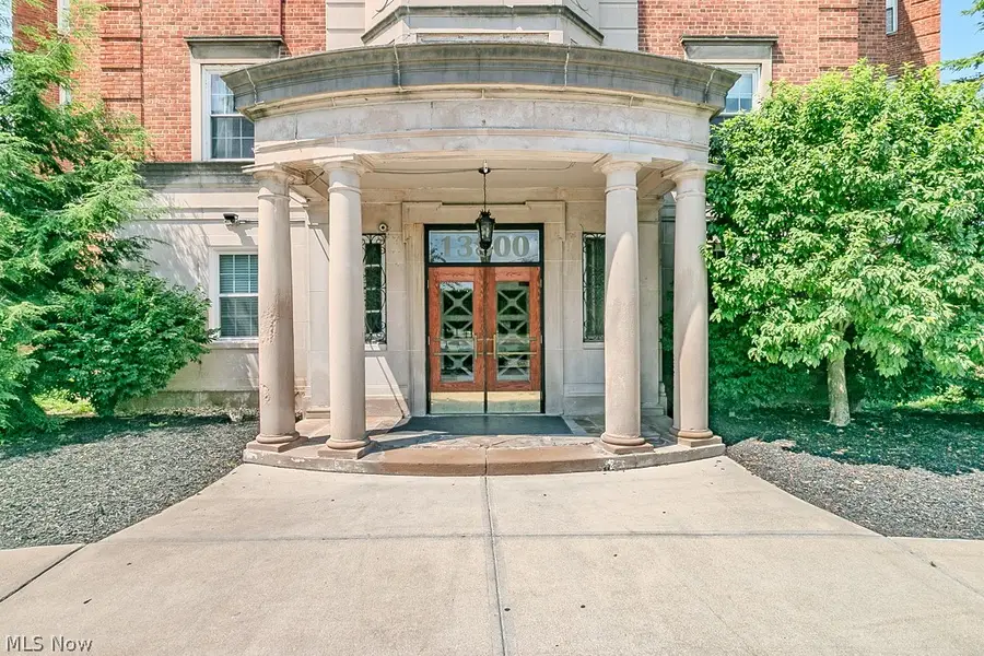 13800 Fairhill Road #419, Shaker Heights, OH 44120 - Image #2