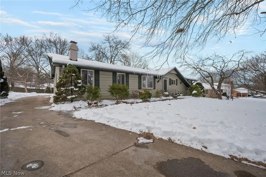 720 Lorena Sw Street, North Canton, OH 44720 - Image #2