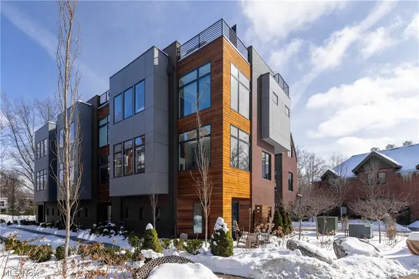 26 Meade Lane, Cleveland Heights, OH 44106