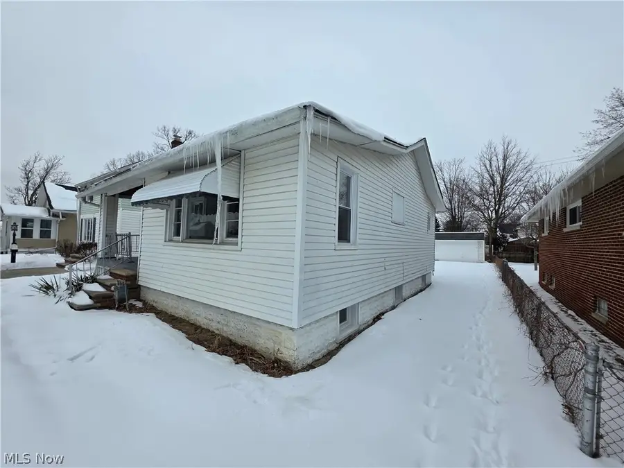 20632 Woodstock Avenue, Fairview Park, OH 44126 - Image #3